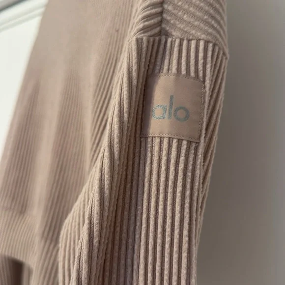 Alo Yoga Muse Ribbed Cropped Longsleeve Hoodie Dusty Pink S - Picture 5 of 6